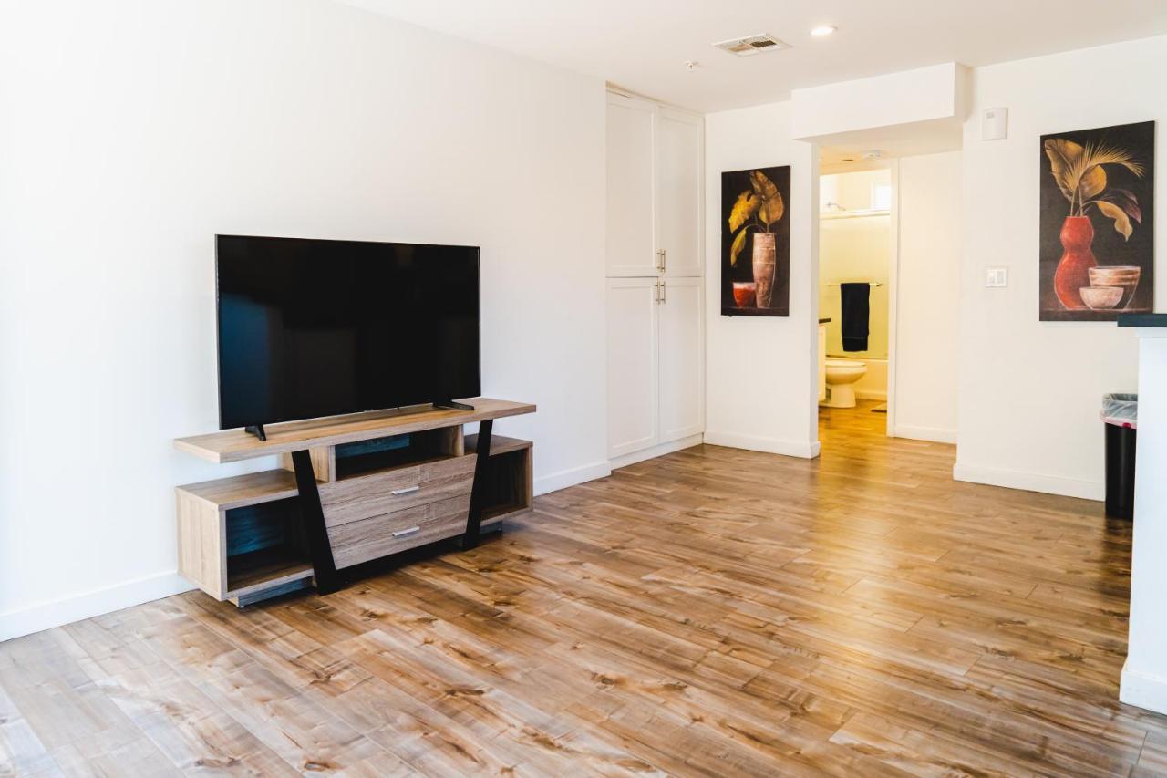 Modern Remodeled 1-Bedroom Close To Hollywood Walk Of Fame With Parking ลอสแอนเจลิส ภายนอก รูปภาพ